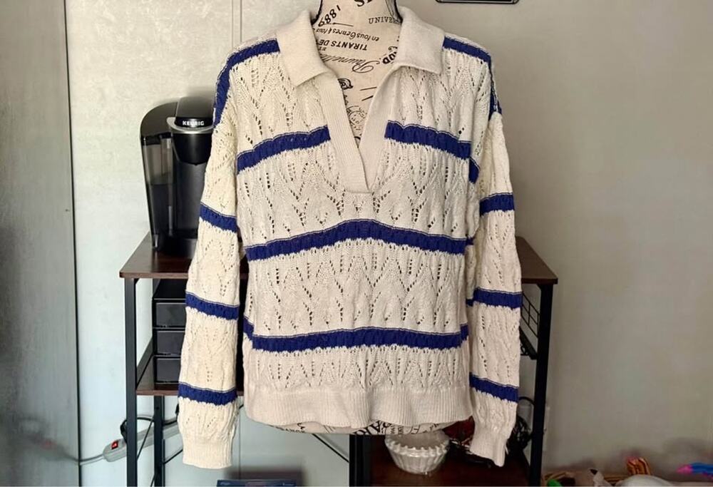 Women’s Universal Thread Cream Blue Striped Pullover Sweater Size Large